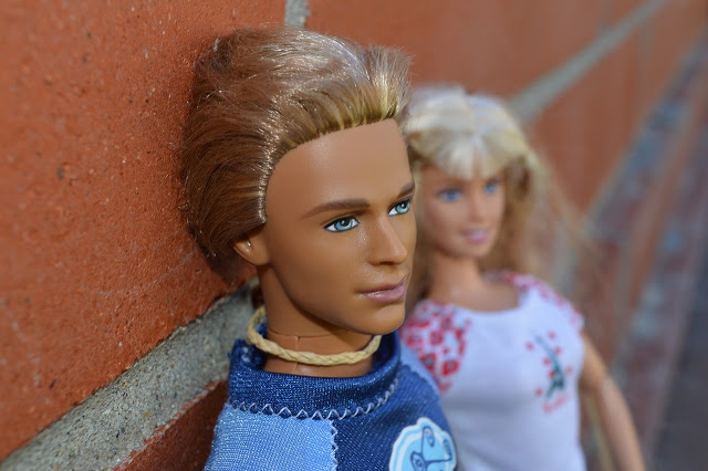Păpușa Ken, partenerul lui Barbie.